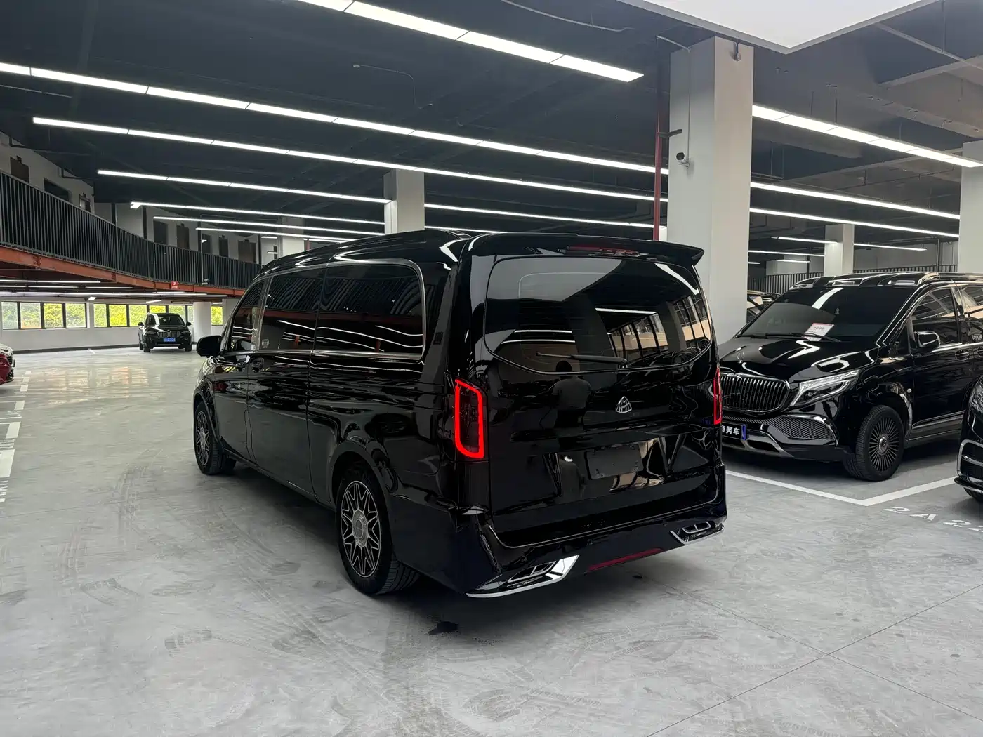 Mercedes-Benz Vito 2023 2.0T Elite 7-Seater фото 14