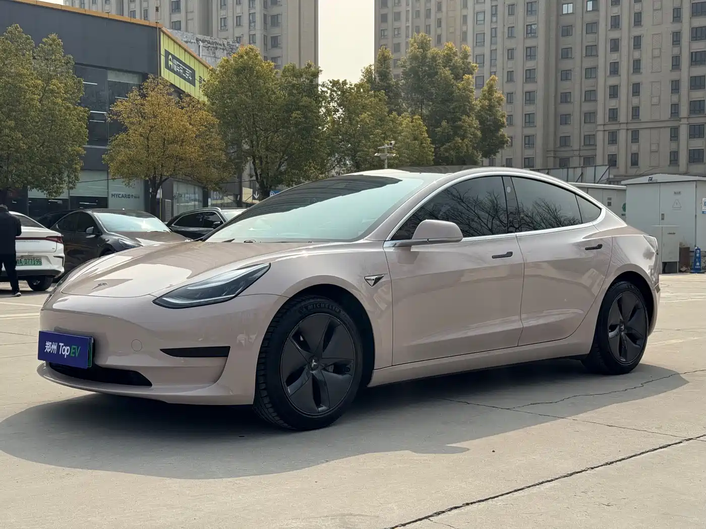 TESLA MODEL 3