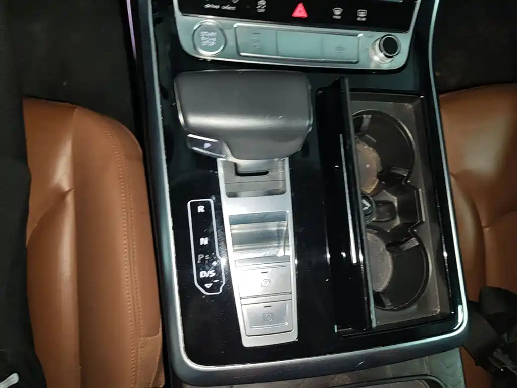 Audi Q8 2019 55 TFSI Luxury Dynamic фото 21