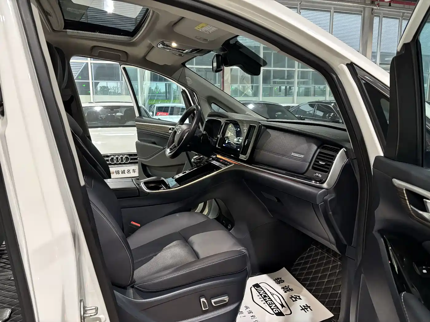 GAC Trumpchi Trumpchi M8 2021 Leading Show Series 390T Ultimate Edition фото 12