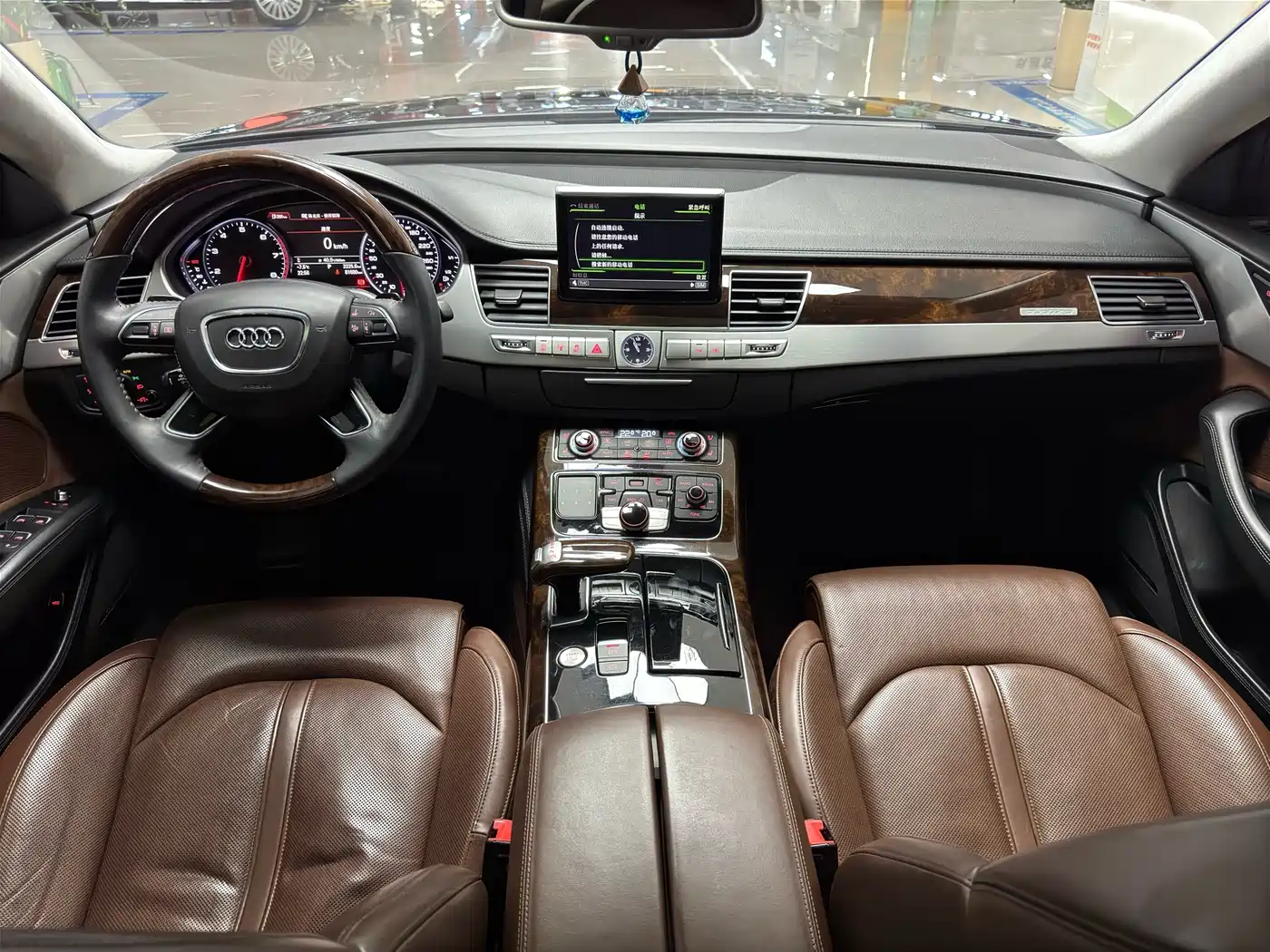 Audi A8 2013 A8L 6.3 FSI W12 quattro Exclusive фото 6