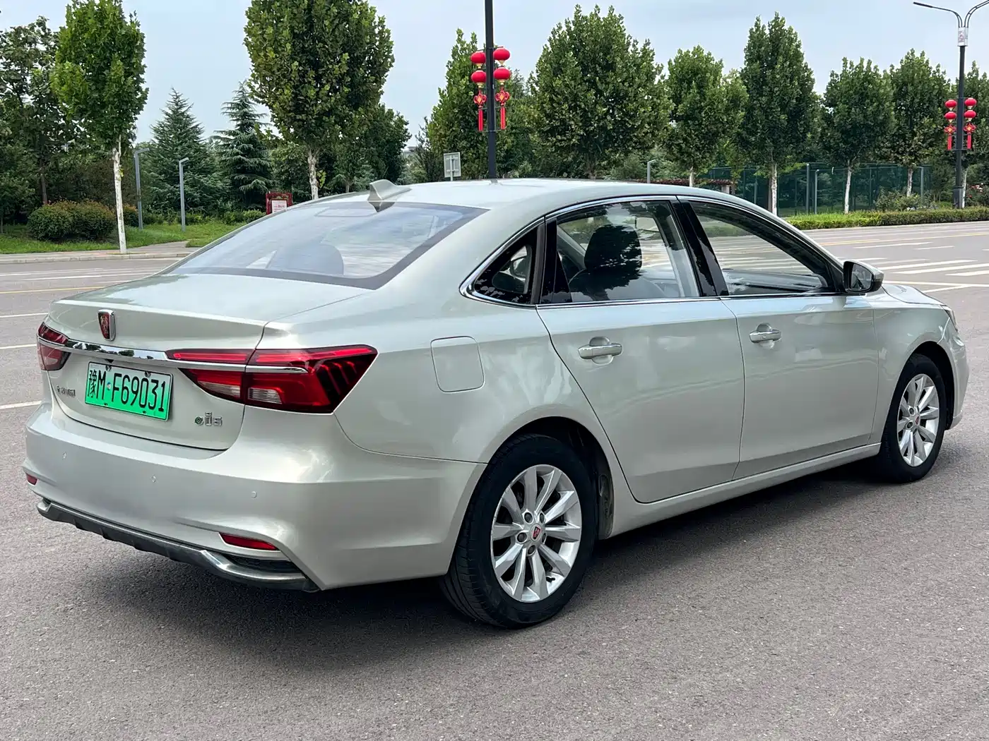 Roewe i6 New Energy 2018 2017 45T Hybrid Connected Smart Enjoyment Edition