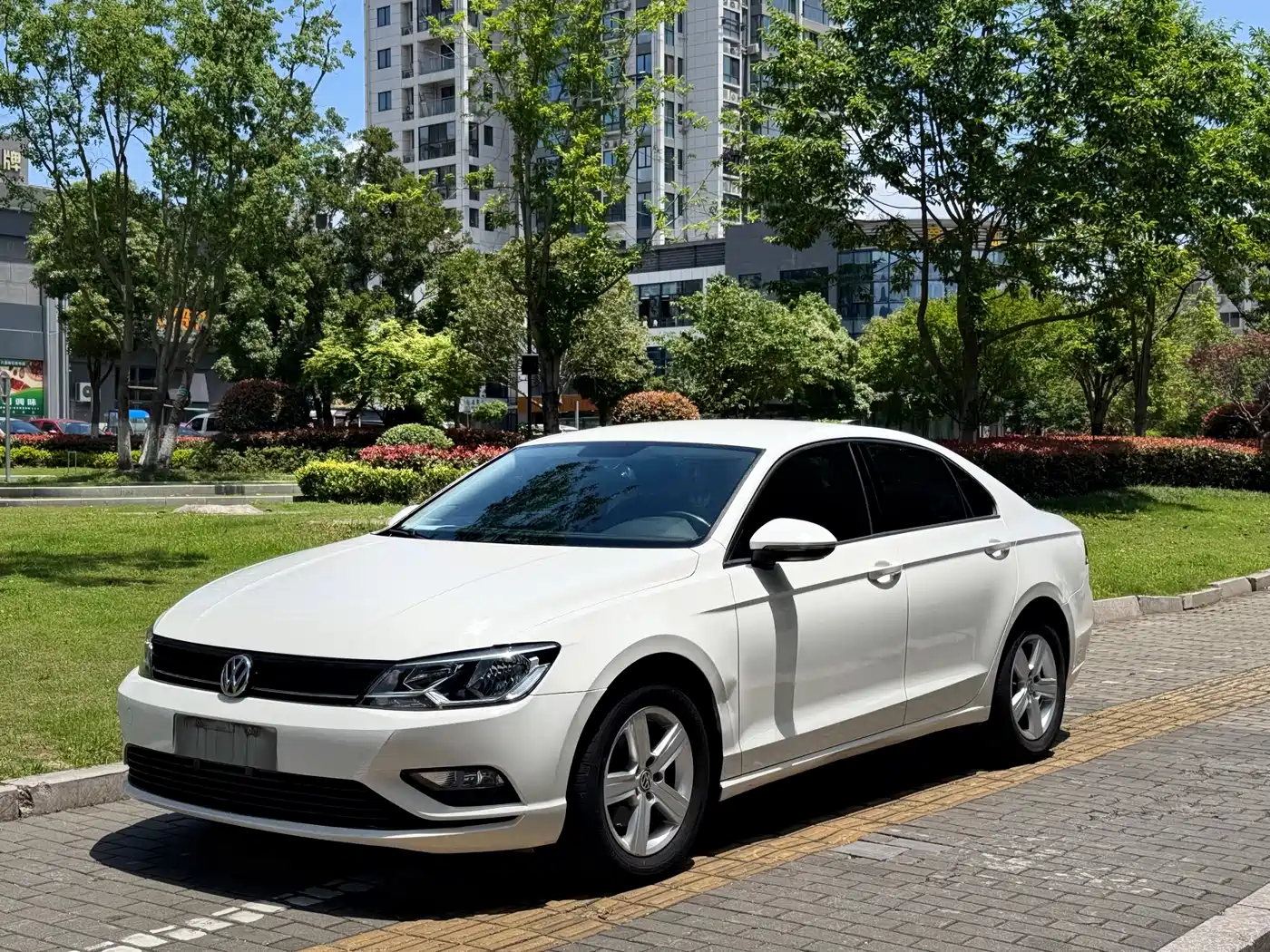 Volkswagen Lamando 2015 230TSI DSG Style