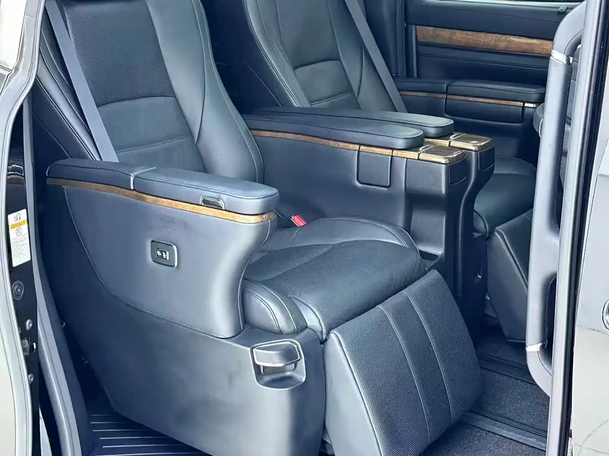 Toyota Alphard 2015 3.5L Premium Edition фото 7