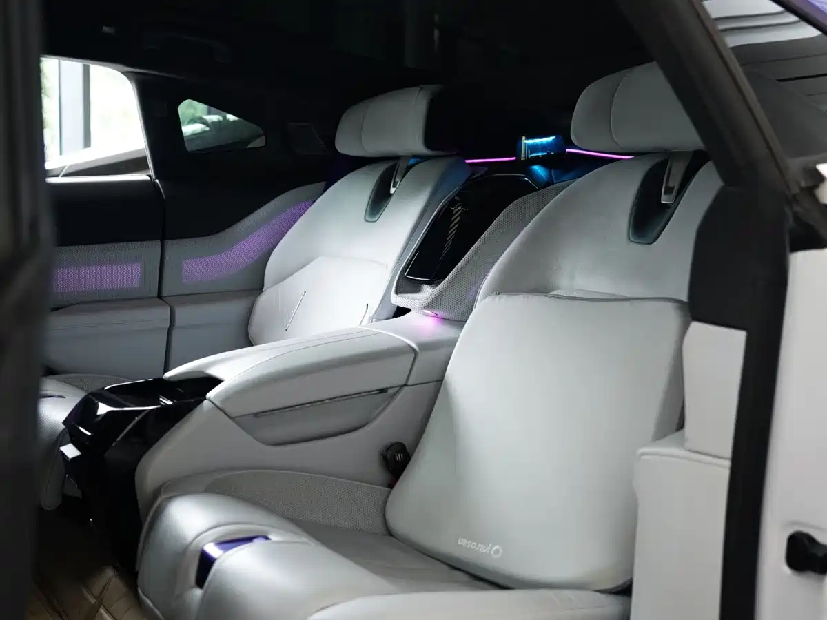 HiPhi Z 2023 4-Seater Edition фото 10