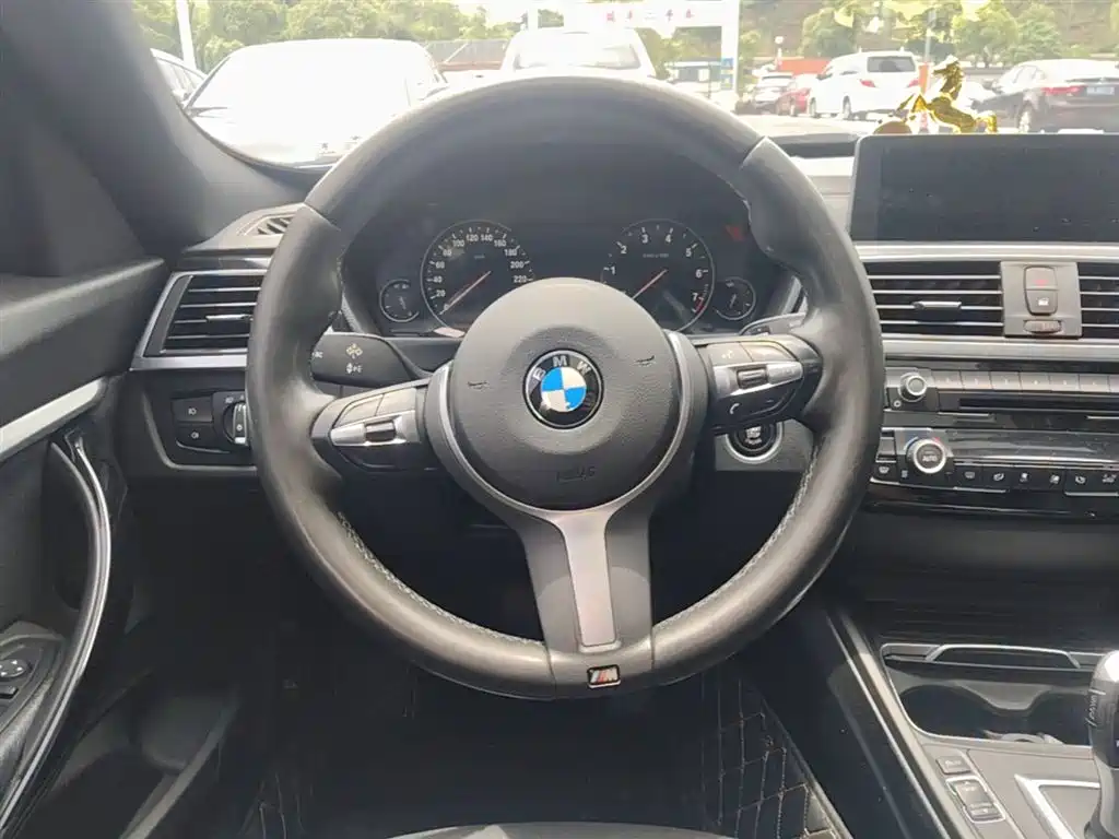 BMW 3 Series GT 2019 320i M Sport Package фото 11