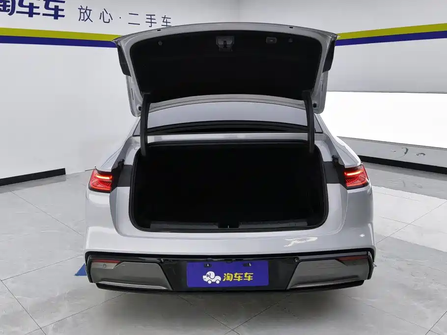 Geely Galaxy Galaxy E8 2024 2024 665km RWD Starship Voyager Edition