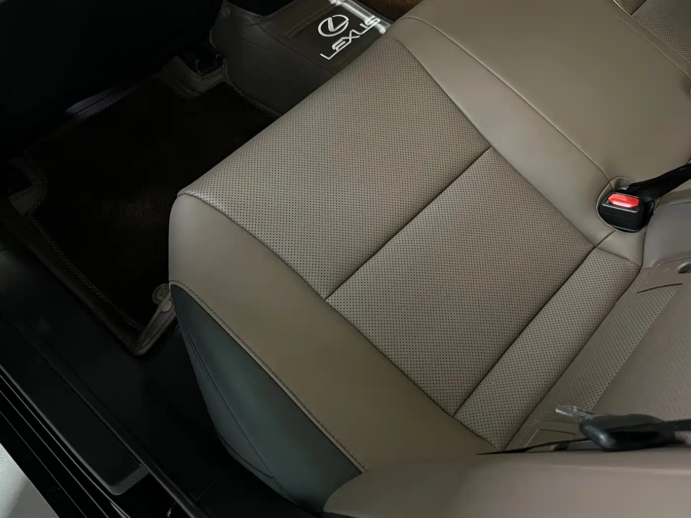 Lexus ES 2024 200 Premium Edition фото 13