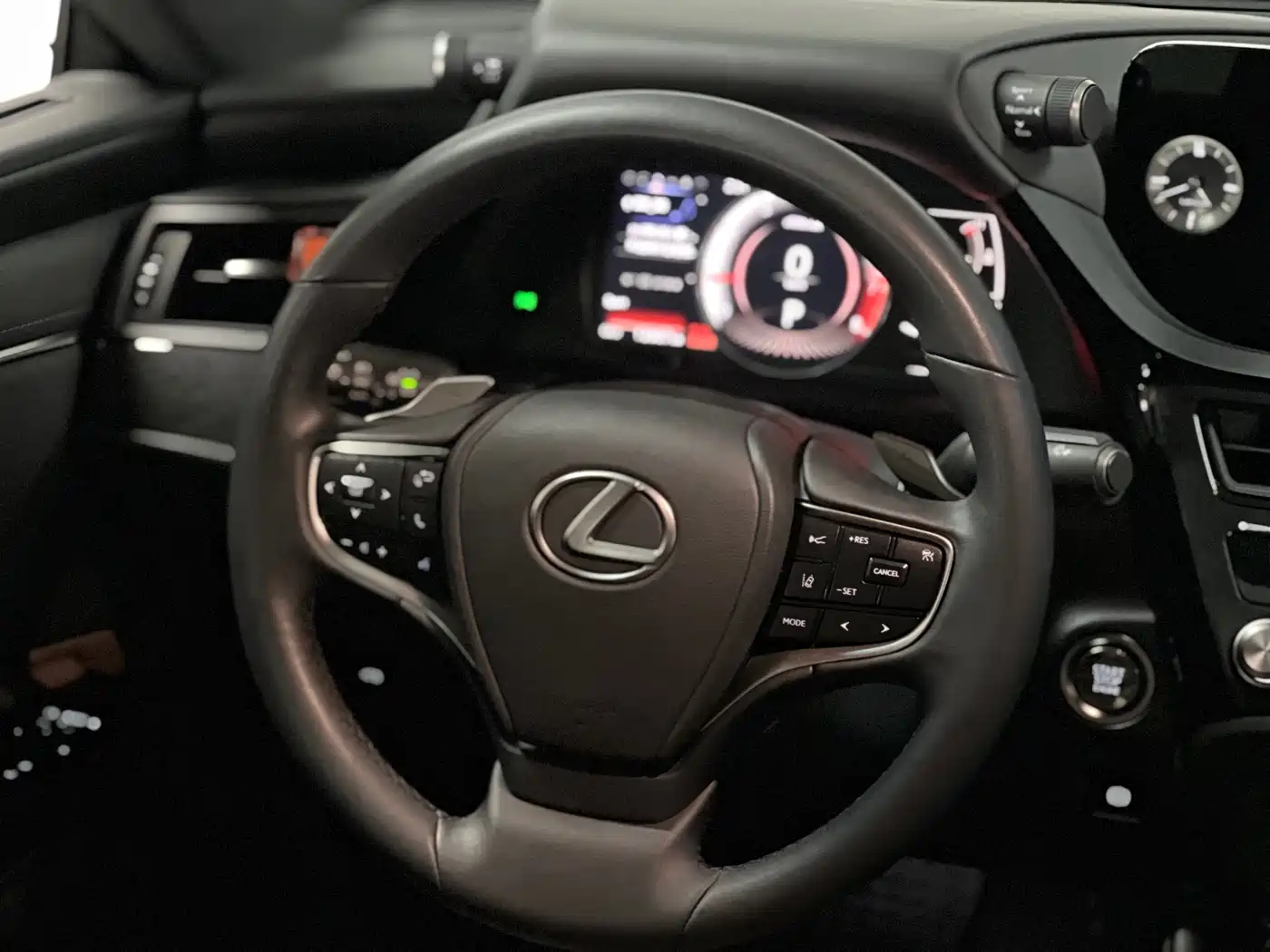 Lexus ES 2024 200 Premium Edition фото 22