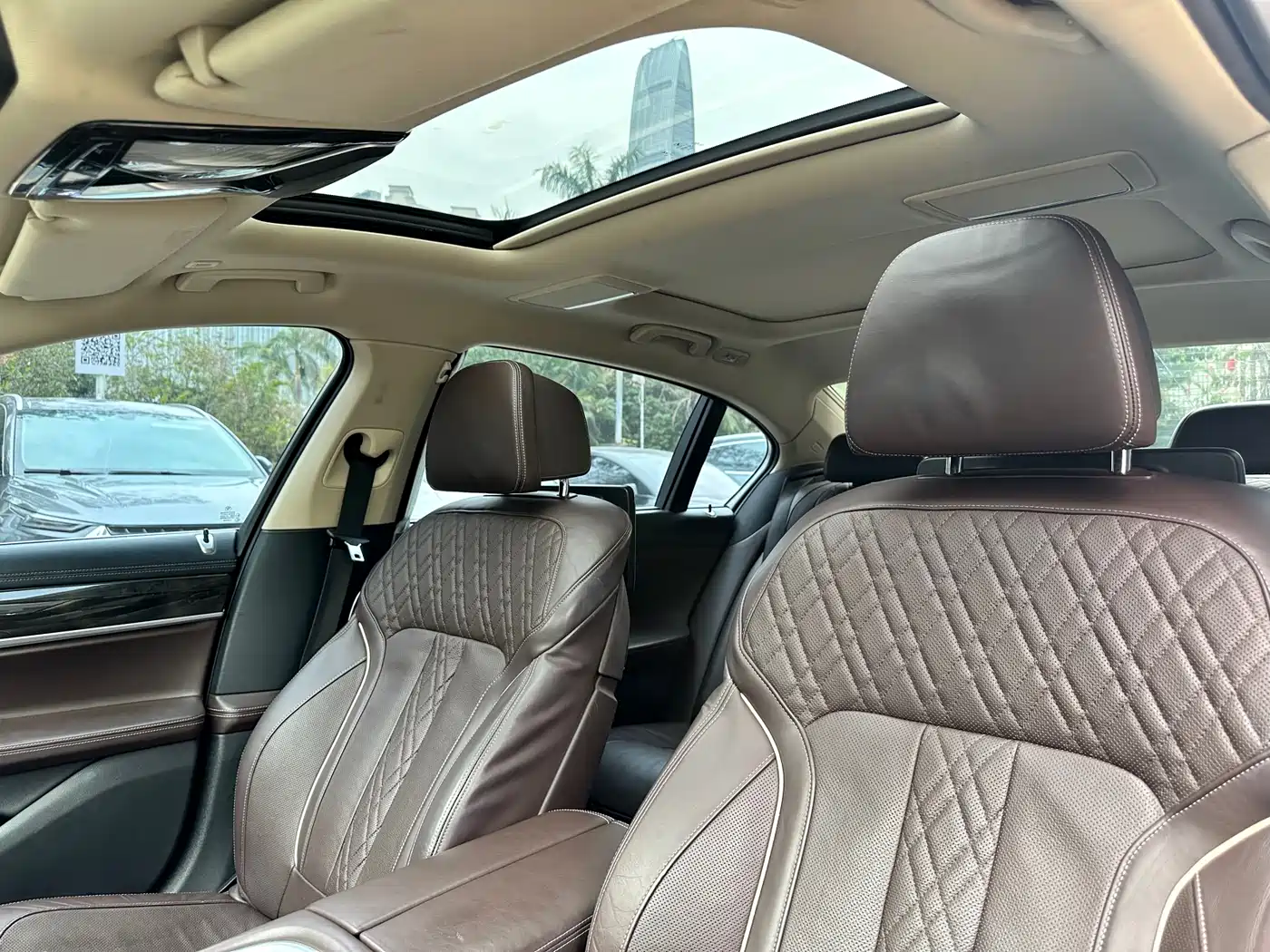 BMW 7 Series 2017 740Li Leading Edition фото 20