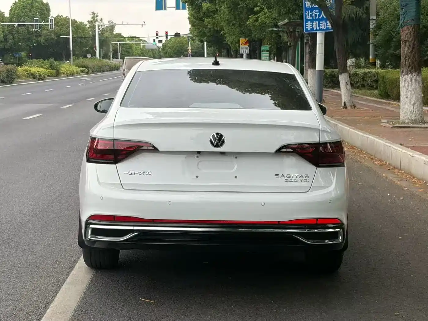 Volkswagen Sagitar 2024 300TSI DSG Excellence Edition фото 6