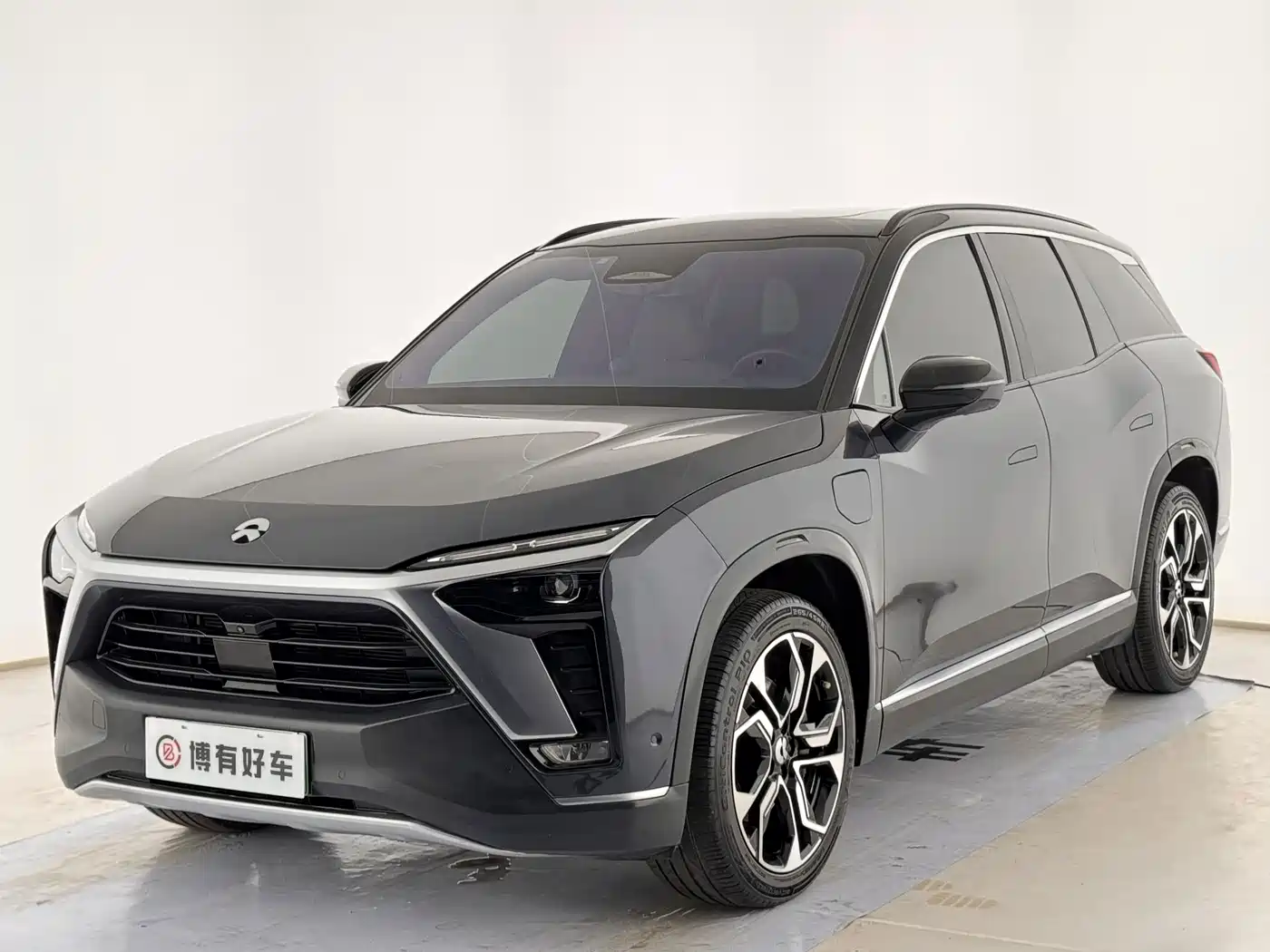 Фото 1 - NIO ES8