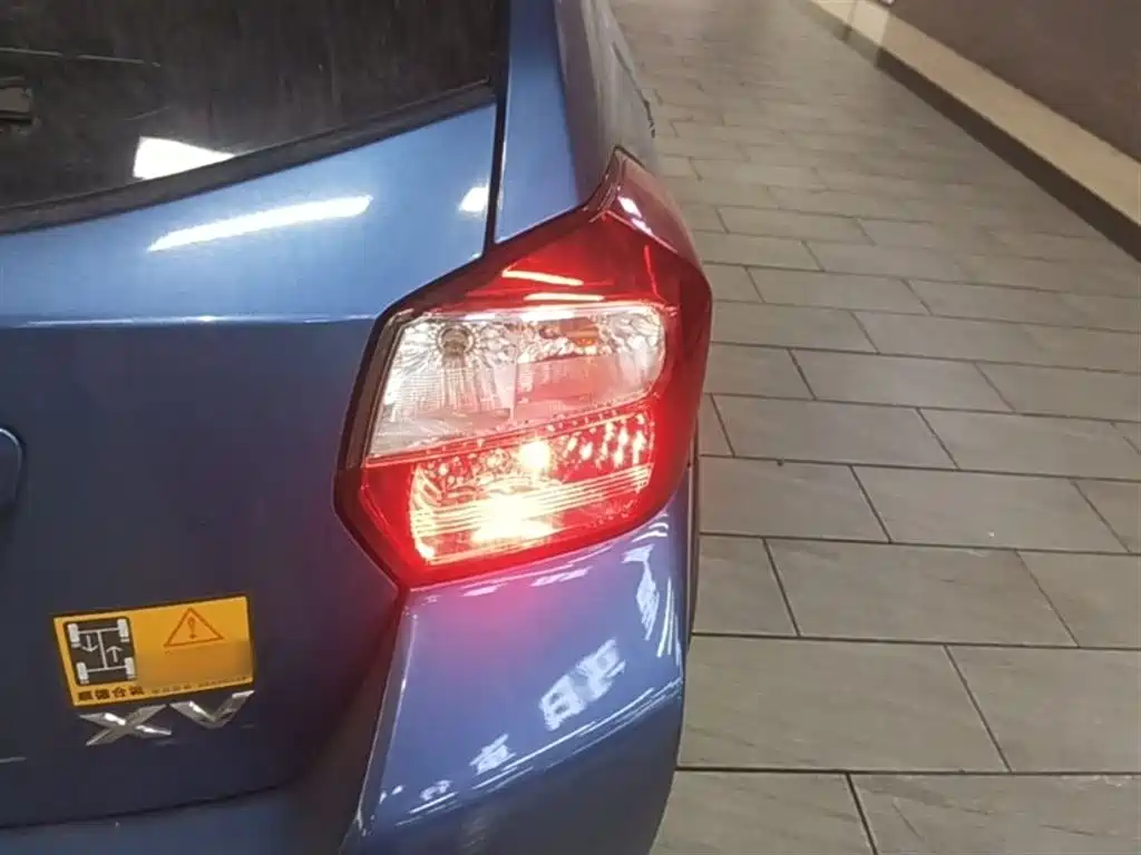 Subaru XV 2014 2.0i Comfort фото 8