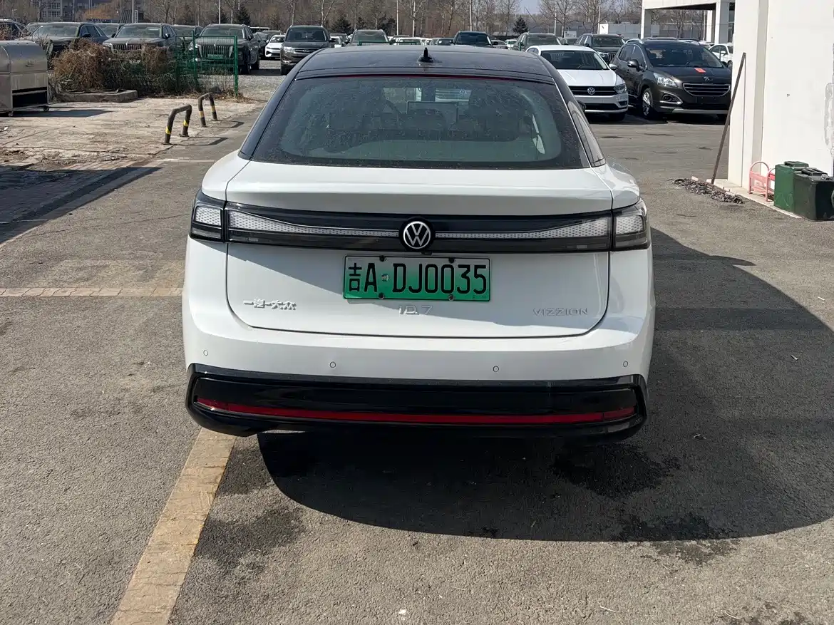 VOLKSWAGEN ID.7 VIZZION