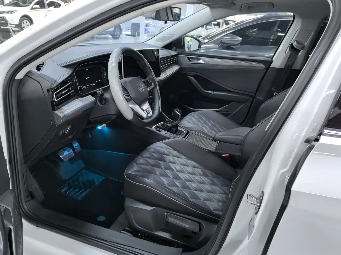 Volkswagen Sagitar 2024 300TSI DSG Surpass Edition фото 7