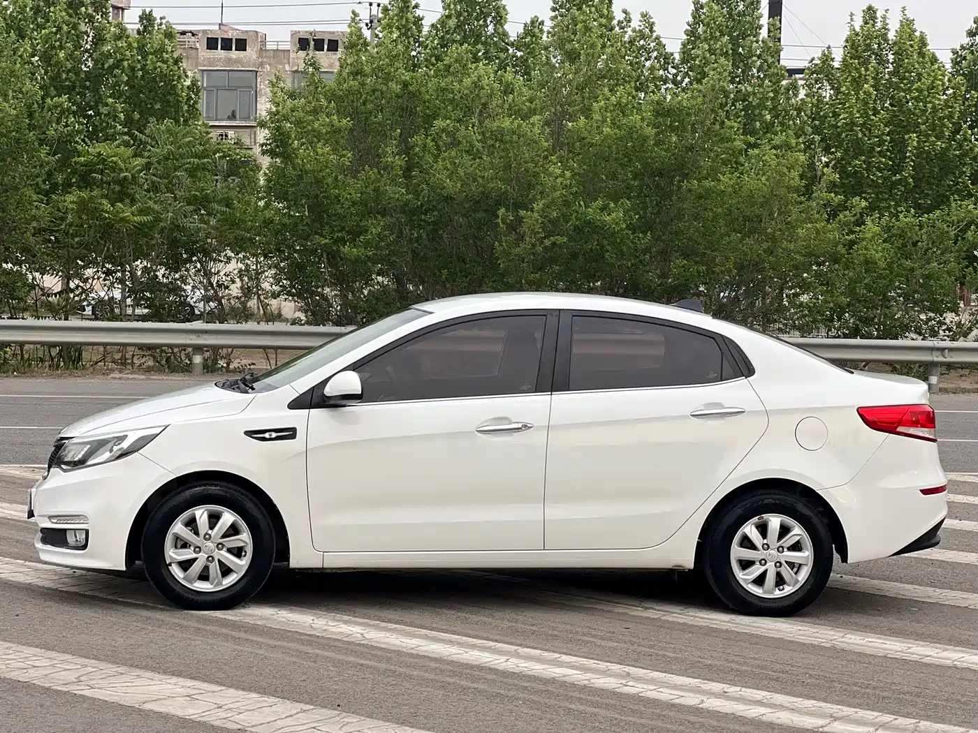 Kia K2 2015 Sedan 1.4L MT GLS фото 6
