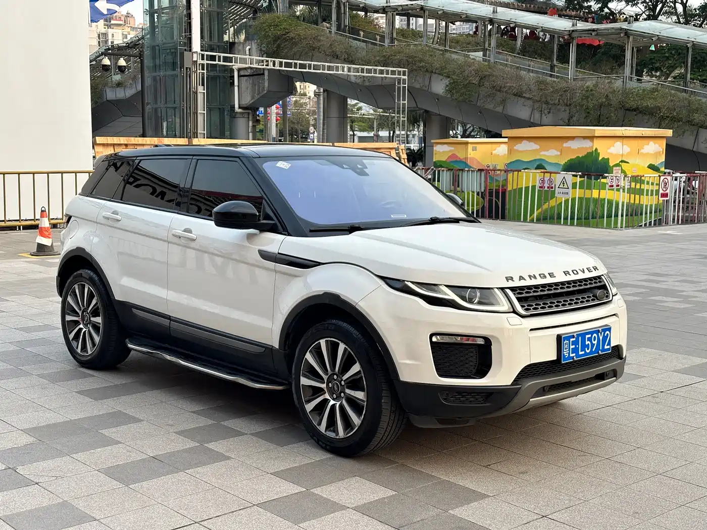 Land Rover Range Rover Evoque 2018 240PS SE Smart Edition фото 2