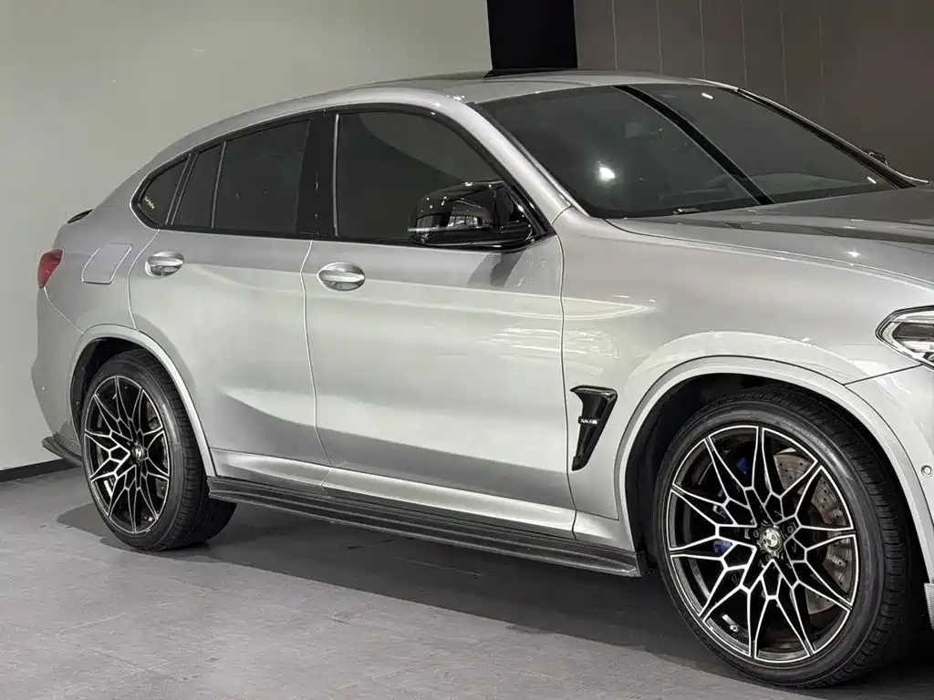 Photo 4 - BMW X4 M