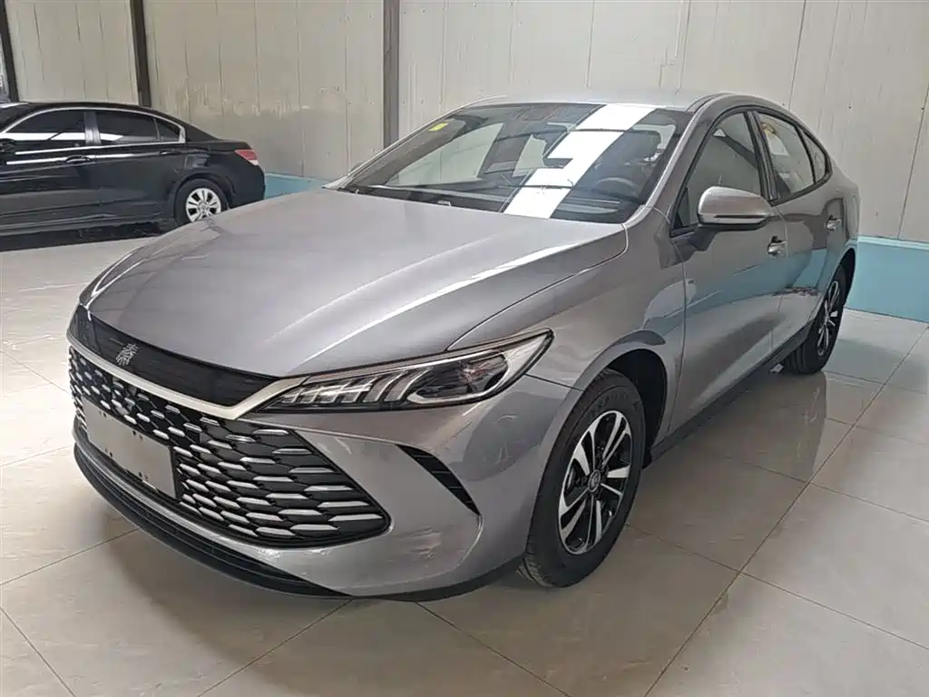 BYD Qin PLUS 2026 DM-i Smart Edition 128KM Progressive фото 2