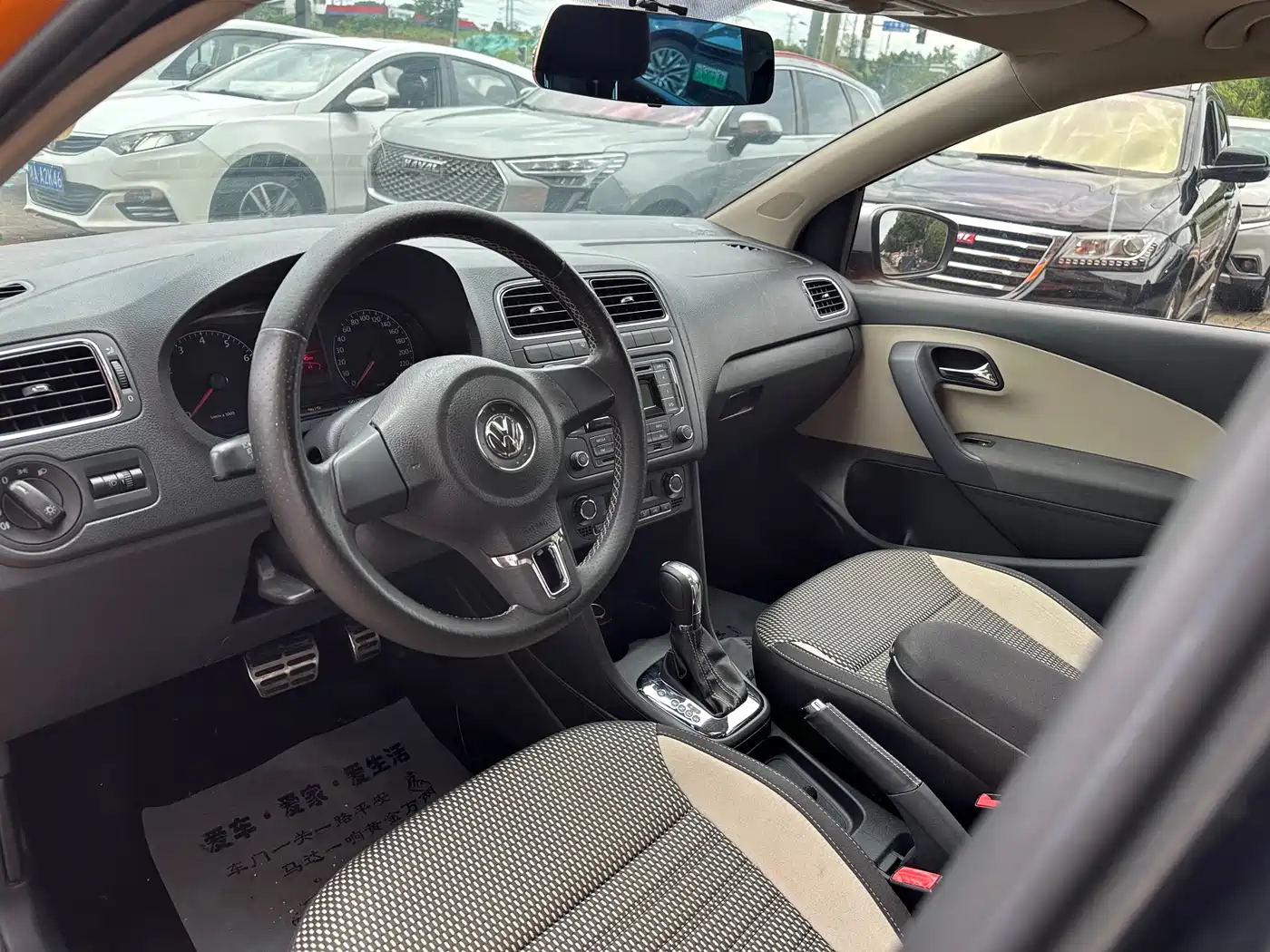 Volkswagen Polo 2014 1.6L Cross Polo Automatic фото 7