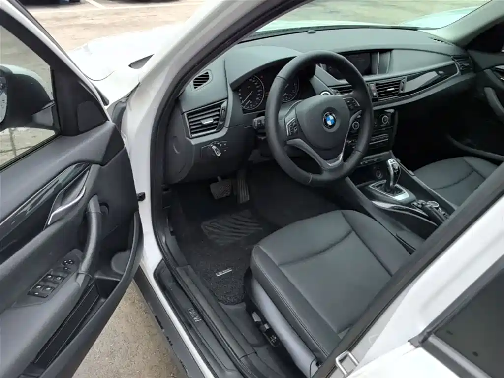 BMW X1 2015 Model sDrive18i Leading Advanced Edition фото 16