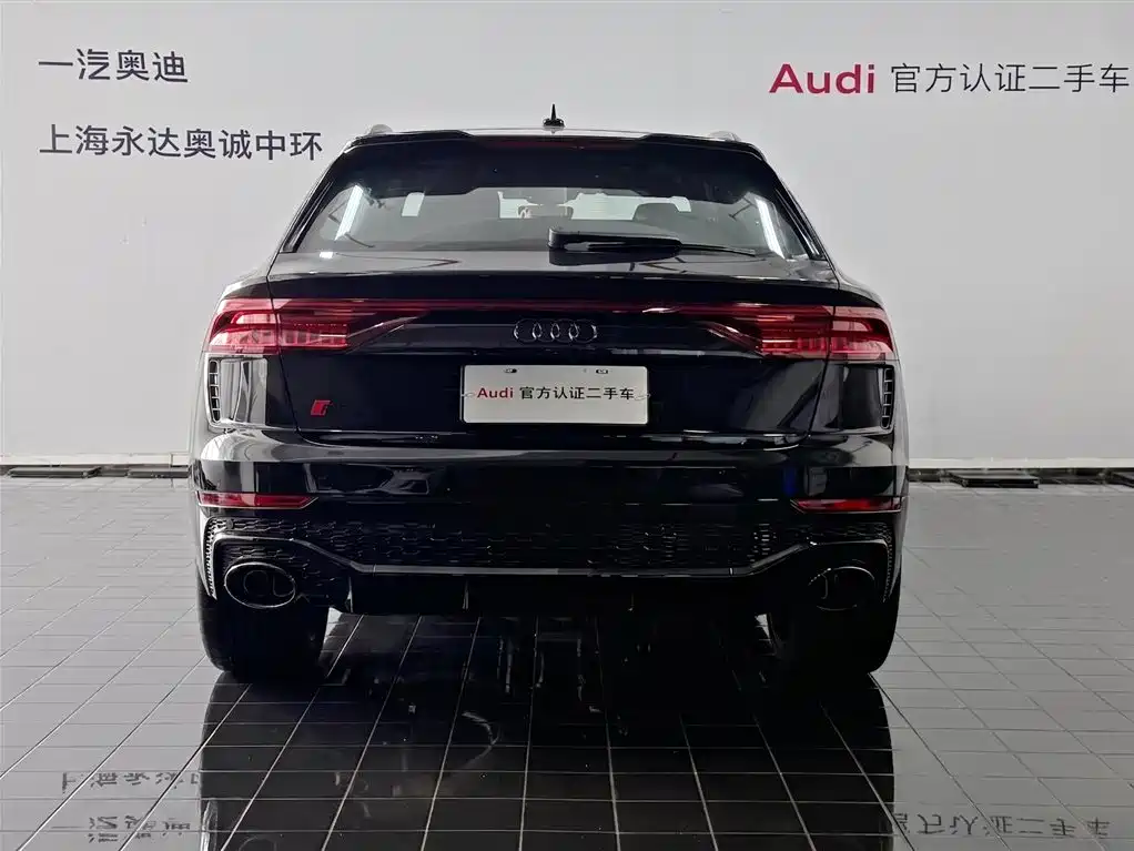 Photo 4 - Audi RS Q8