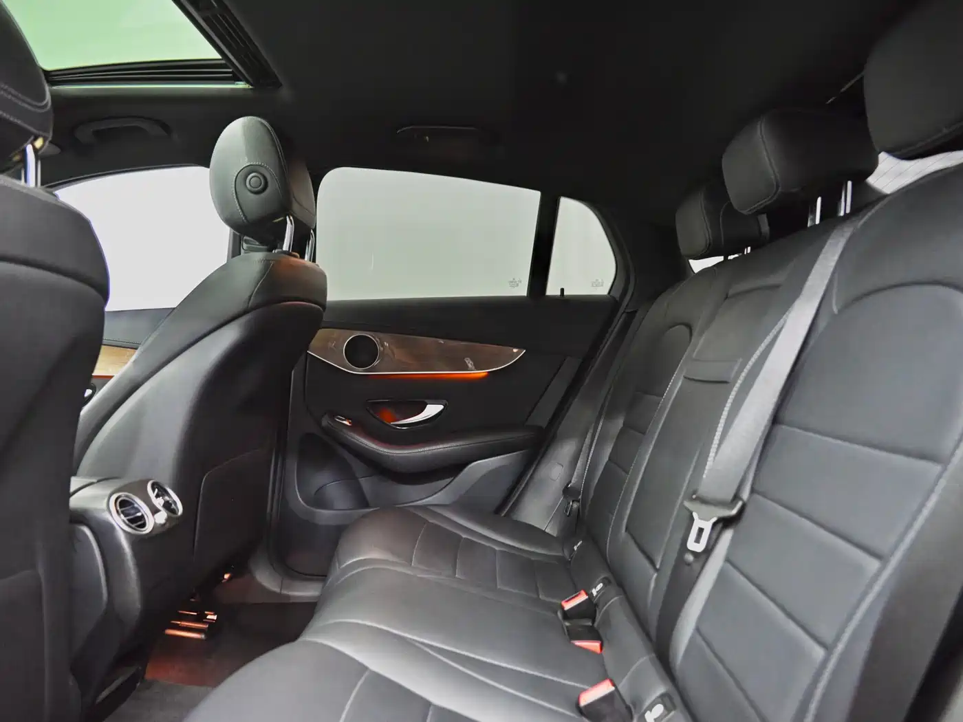 Mercedes-Benz GLC Coupe 2019 GLC 260 4MATIC Coupe SUV фото 8