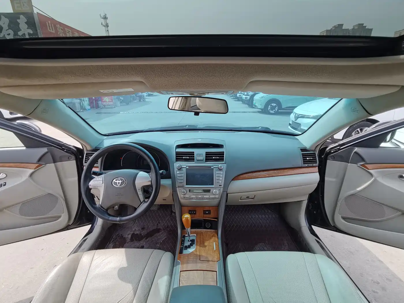 Toyota Camry 2010 240G Luxury Edition фото 9