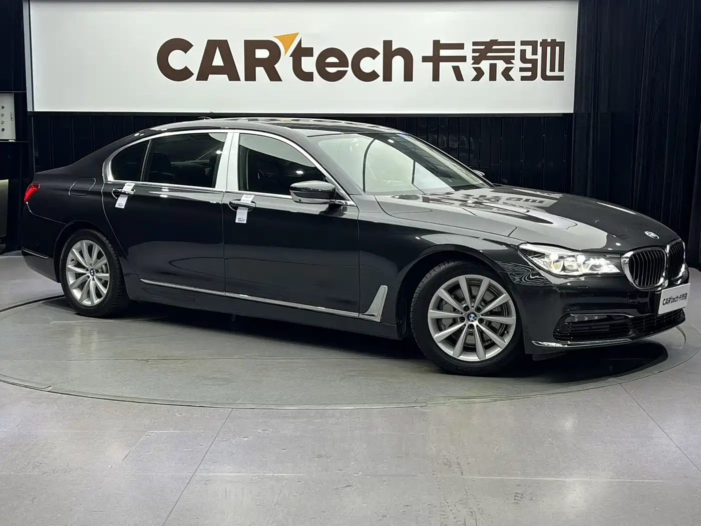 BMW 7 Series 2016 730Li Luxury фото 2