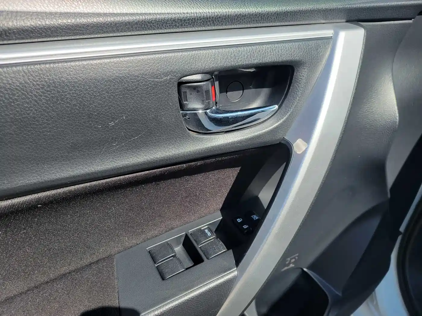 Toyota Levin 2017 Facelift 185T CVT Elite (China V) фото 19