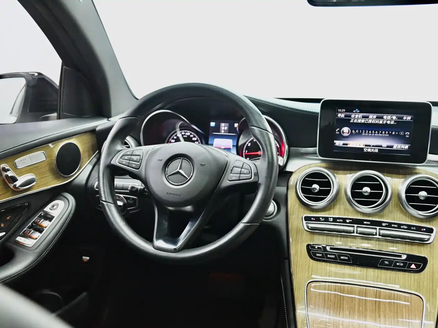Mercedes-Benz GLC Coupe 2019 GLC 260 4MATIC Coupe SUV фото 11