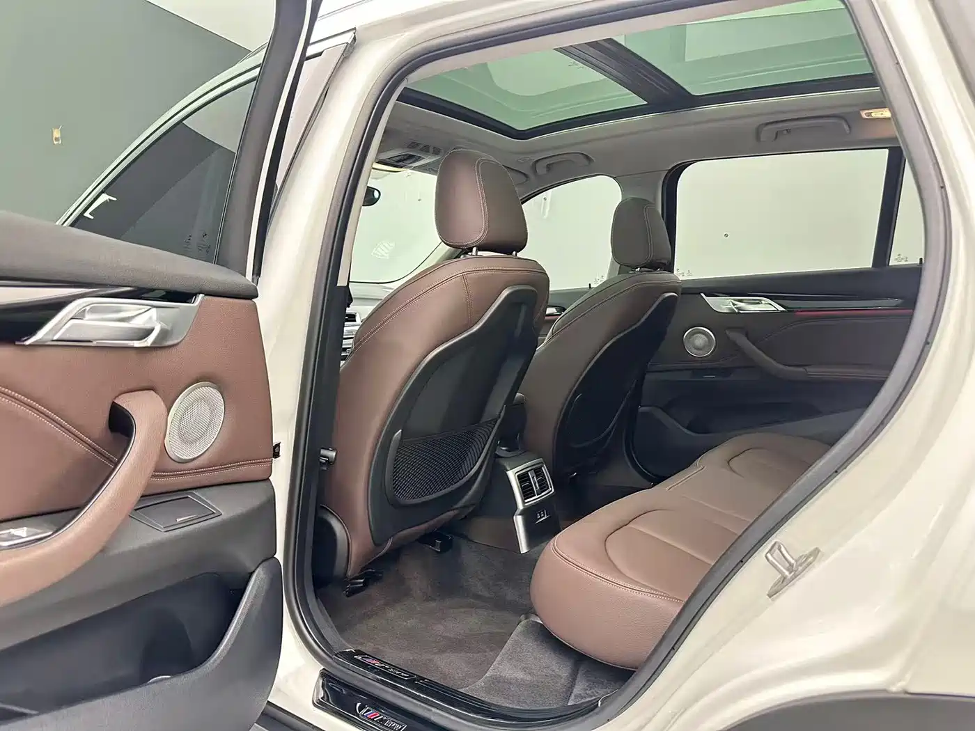 BMW X1 2022 sDrive25Li Leading фото 6