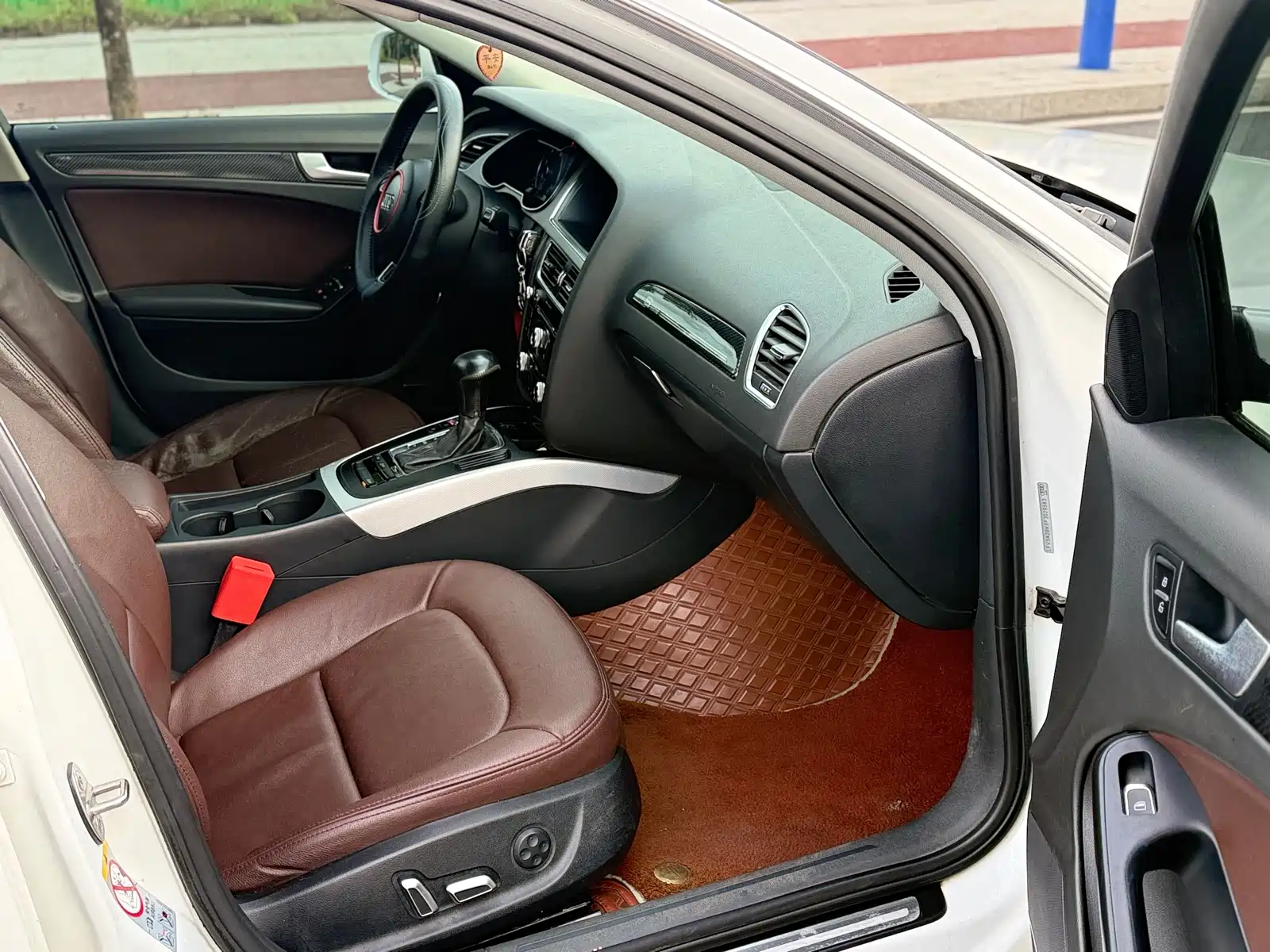 Photo 13 - Audi A4L