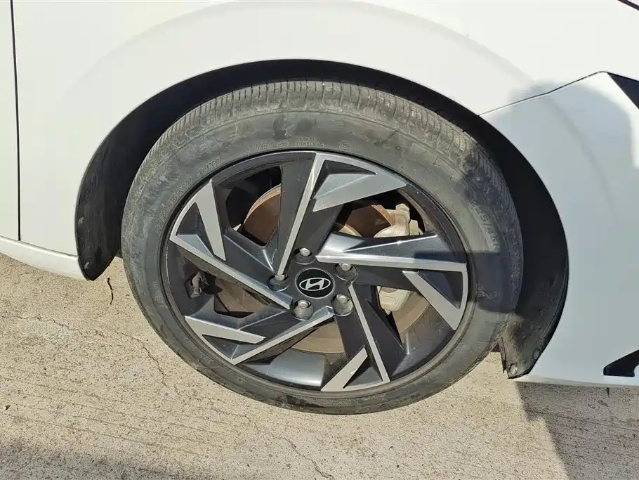 Hyundai Elantra 2023 1.5L CVT GLX Elite Edition фото 6
