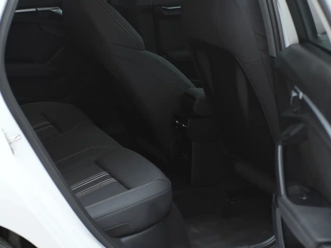 Audi A3 2023 Facelift A3L Limousine 35 TFSI Fashion Sport фото 26