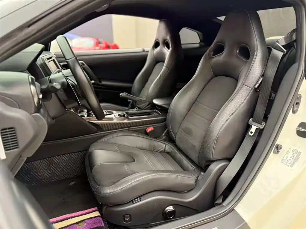 Nissan GT-R 2017 3.8T Flagship Edition фото 5