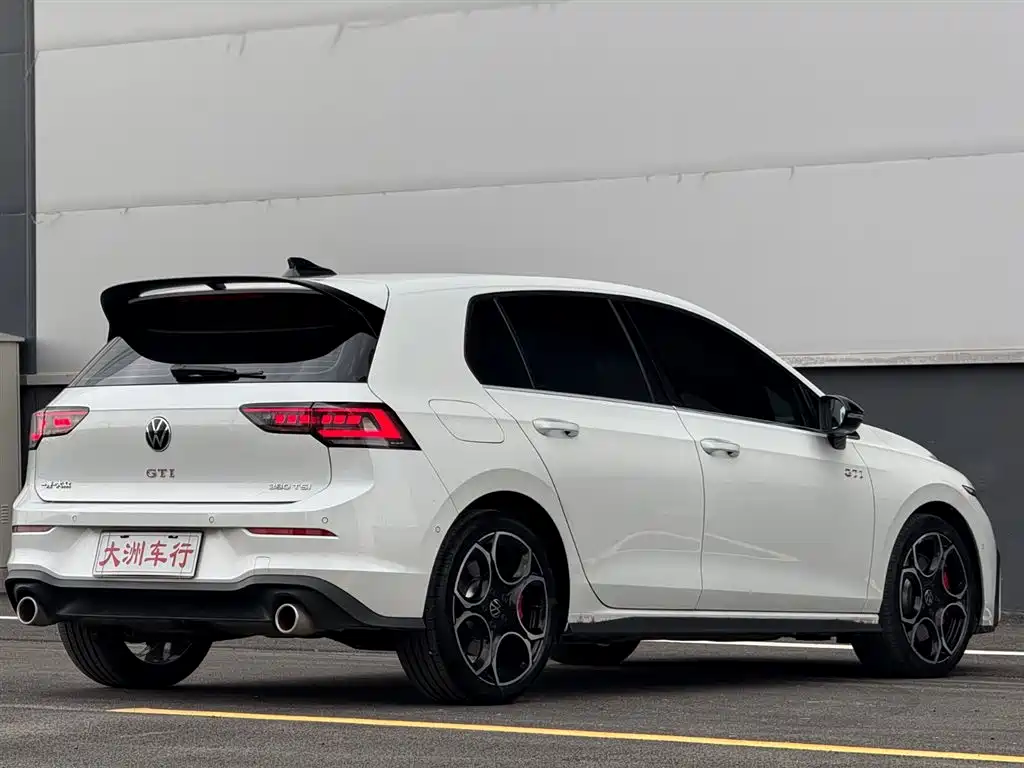 Volkswagen Golf GTI 2025 380TSI DSG GTI фото 8