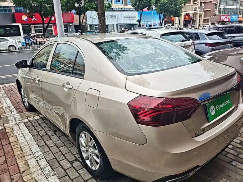 Photo 5 - Geely Emgrand
