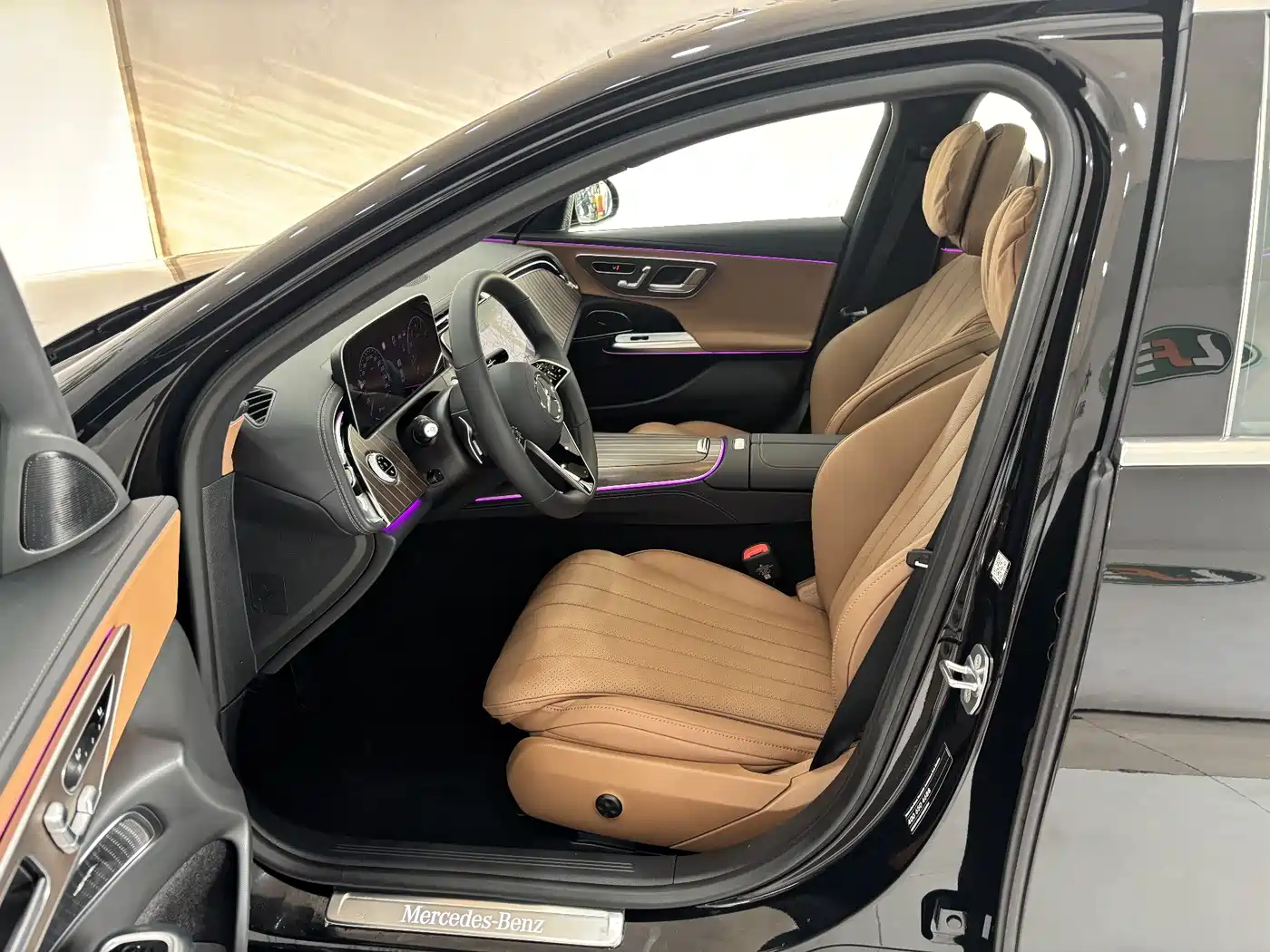Mercedes-Benz E-Class 2025 E 300 L Fashion фото 13