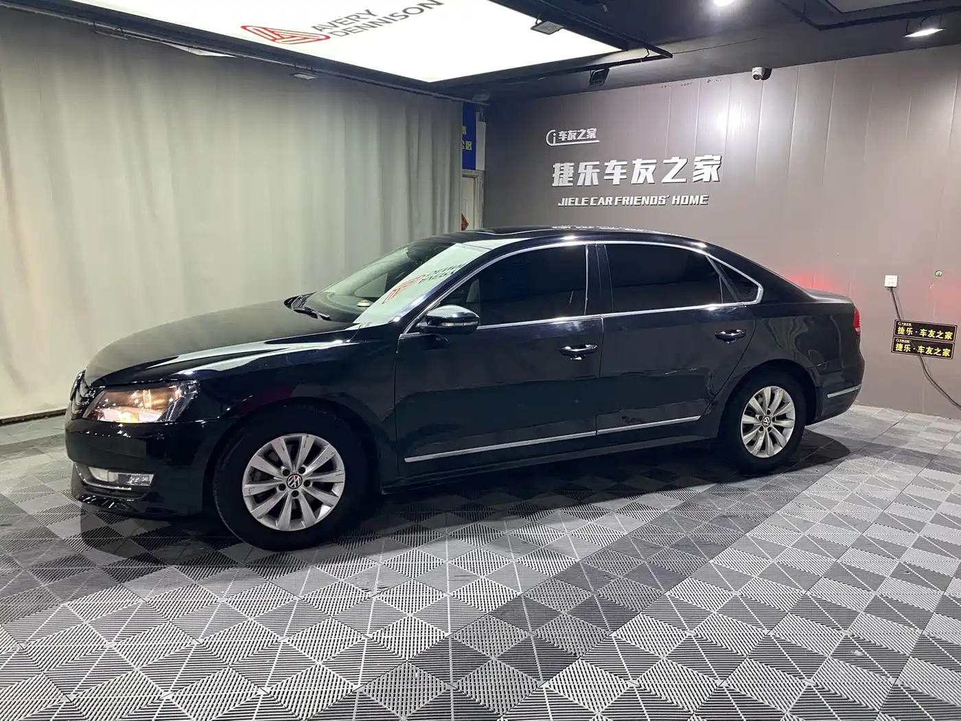 Volkswagen Passat 2014 1.8TSI DSG Luxury Edition фото 4