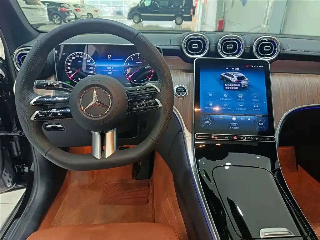 MERCEDES-BENZ GLC