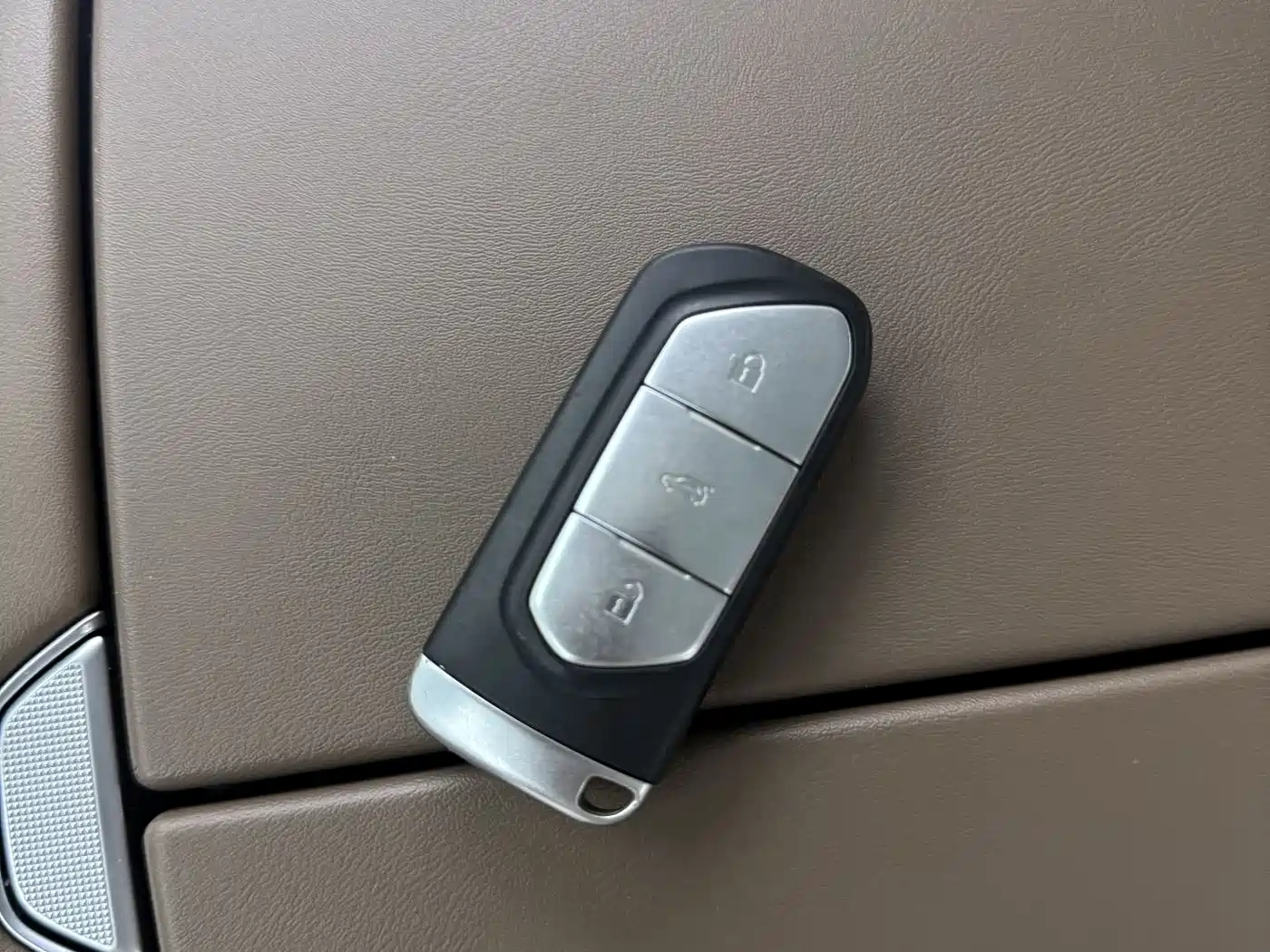 Voyah Auto VOYAH FREE 2021 AWD Standard Range Extender Exclusive Luxury Package фото 10