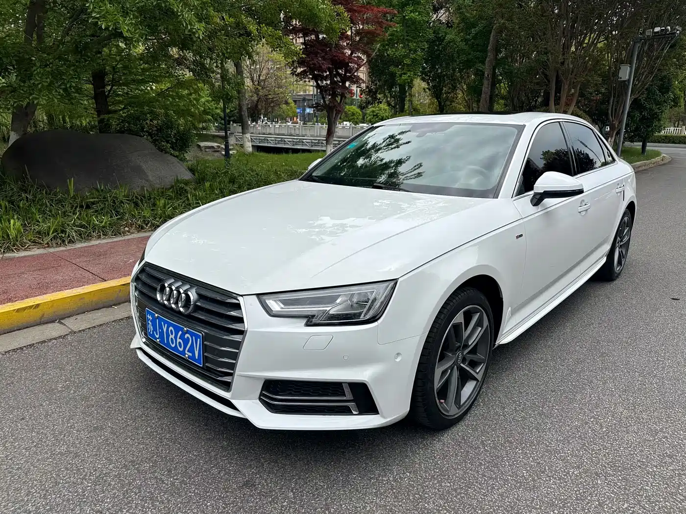 Audi A4L 2018 30th Anniversary 40 TFSI Sport