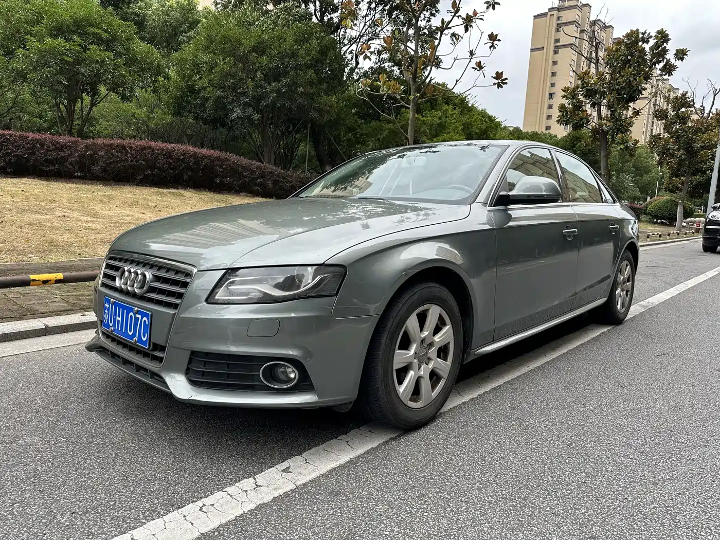 Audi A4L 2009 2010 2.0 TFSI Comfort