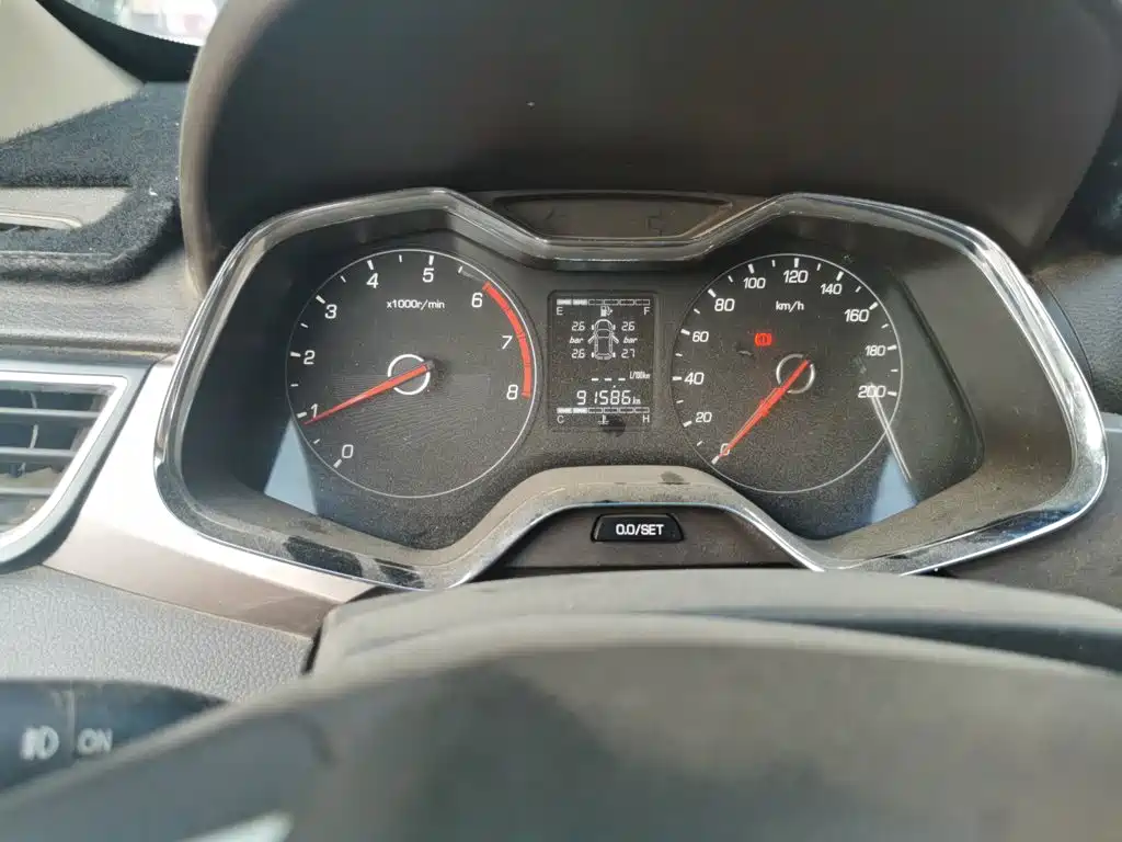 Baojun 310W 2017 2017 1.5L Manual Fashion Edition (China V)