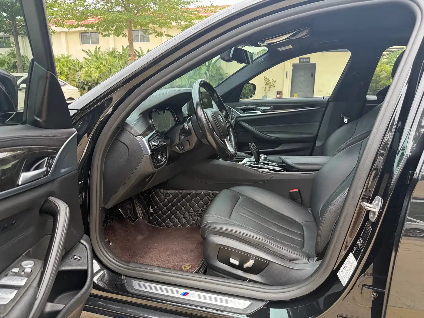 BMW 5 Series 2018 525Li M Sport Package фото 4