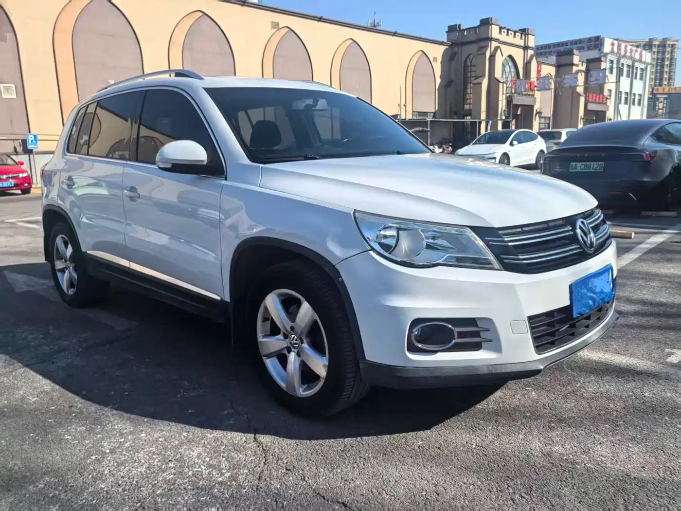 Volkswagen Tiguan фото 2