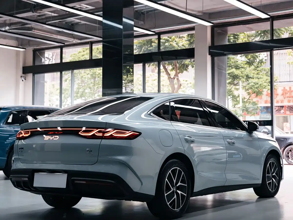 BYD Qin L 2025 DM-i Smart Drive Edition 120KM Leading фото 3