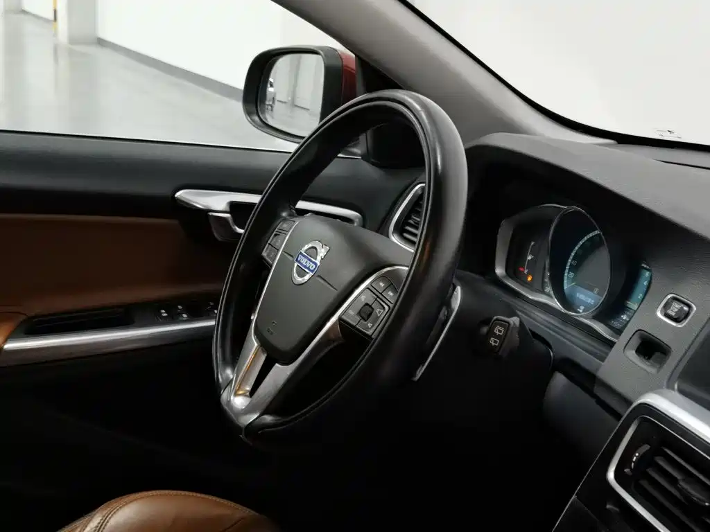 Volvo V60 2014 2014 Model Year Facelift T5 Inscription