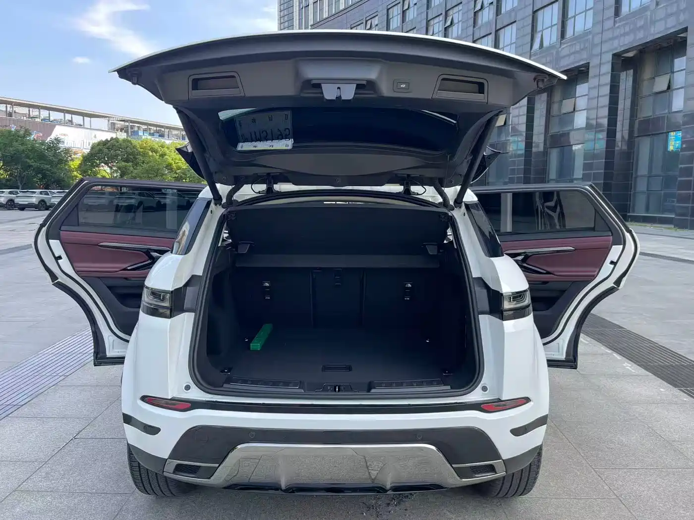 Land Rover Range Rover Evoque 2023 Range Rover Evoque L 249PS Luxury Edition фото 14
